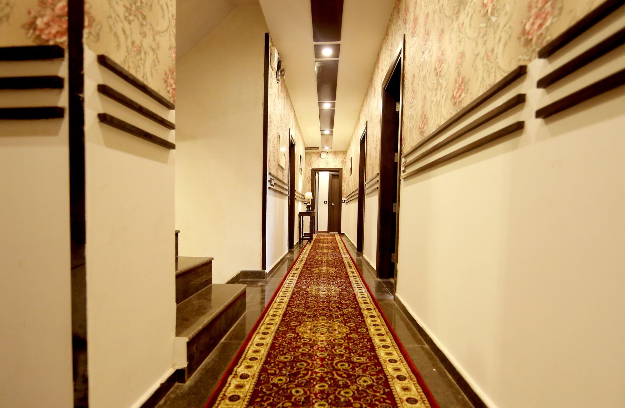 Aiwan-e-shahi Hotel